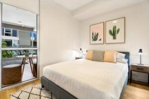 Fitzroy North 2-Bed Gem, 15 Minutes Tram to CBD Fitzroy North, — Home image 3
