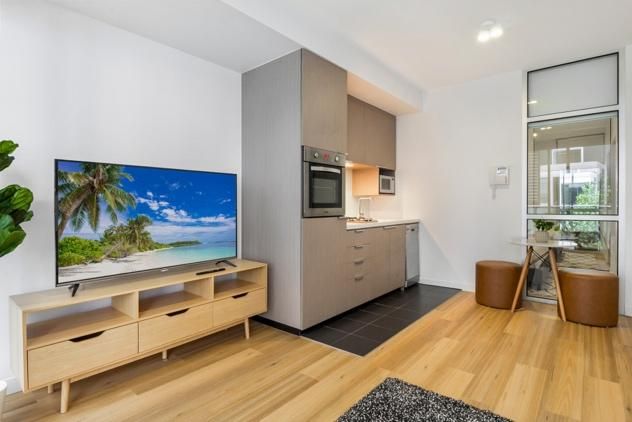 Fitzroy North 2-Bed Gem, 15 Minutes Tram to CBD Fitzroy North, — Home image 4