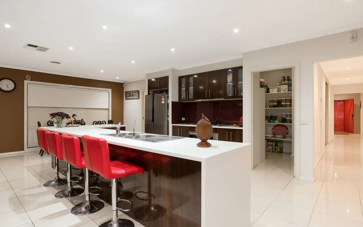 Modern and Inviting SIL Home in Ringwood — Home image 3
