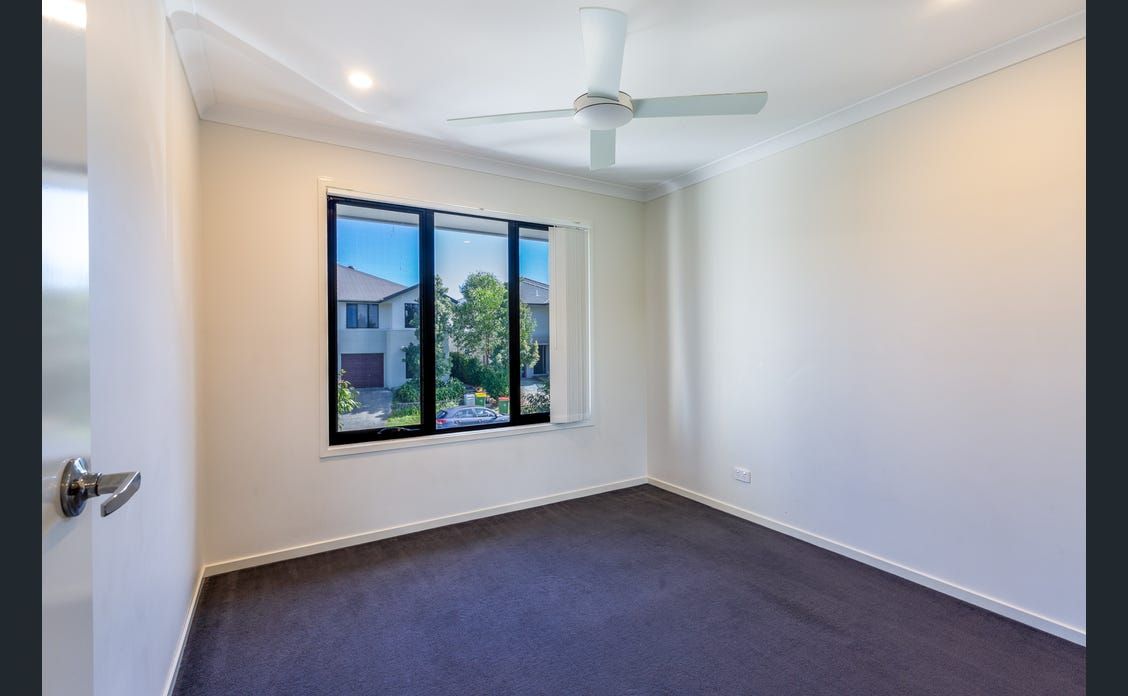 2 Storey House Pimpama — Home image 10