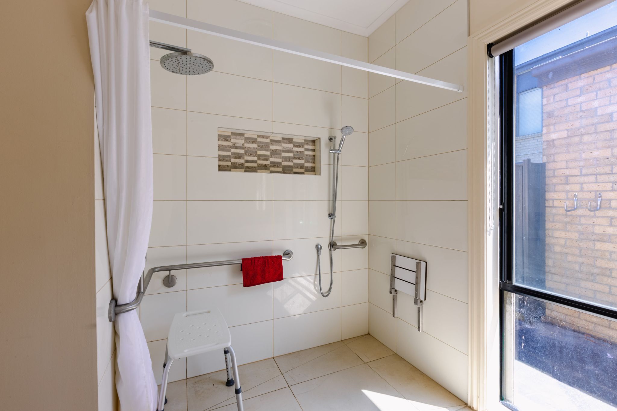 Spacious and modern SIL home in Point Cook — Home image 8