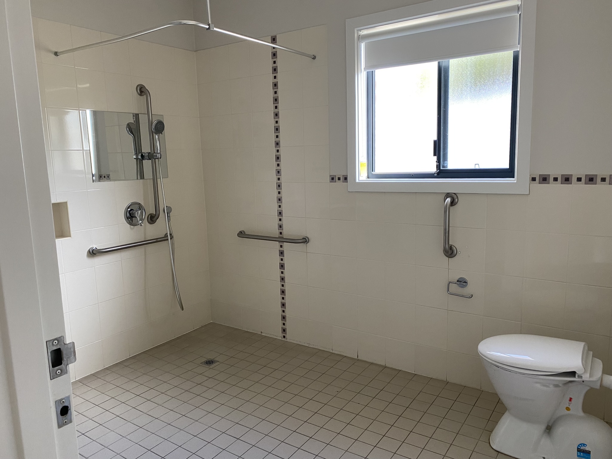 Single Occupancy Whole 2 Bedroom Villa in Elizabeth Grove — Home image 10