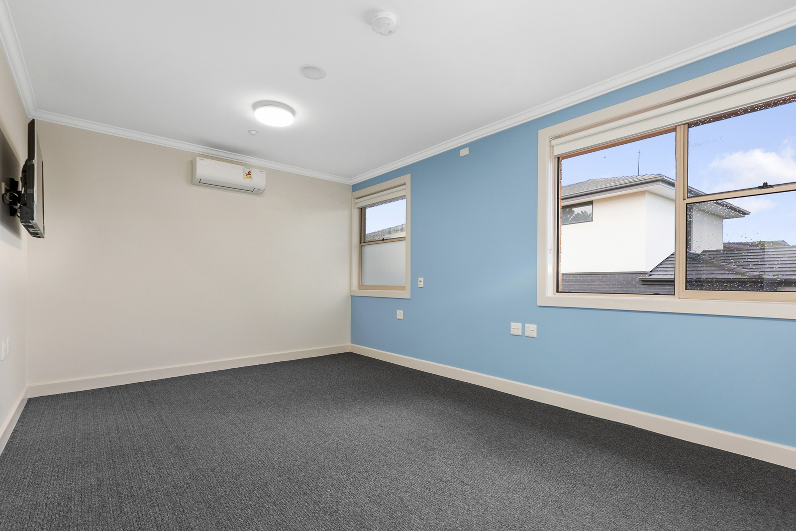 Enjoy living in a renovated home in lovely Lysterfield! — Home image 5