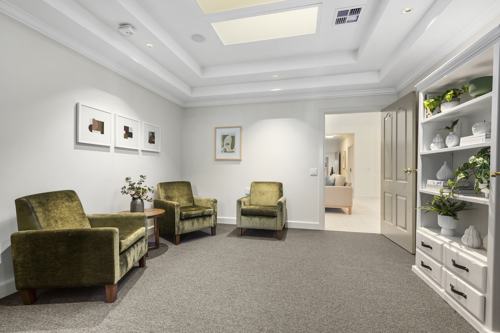 Enjoy living in a renovated home in lovely Lysterfield! — Home image 15