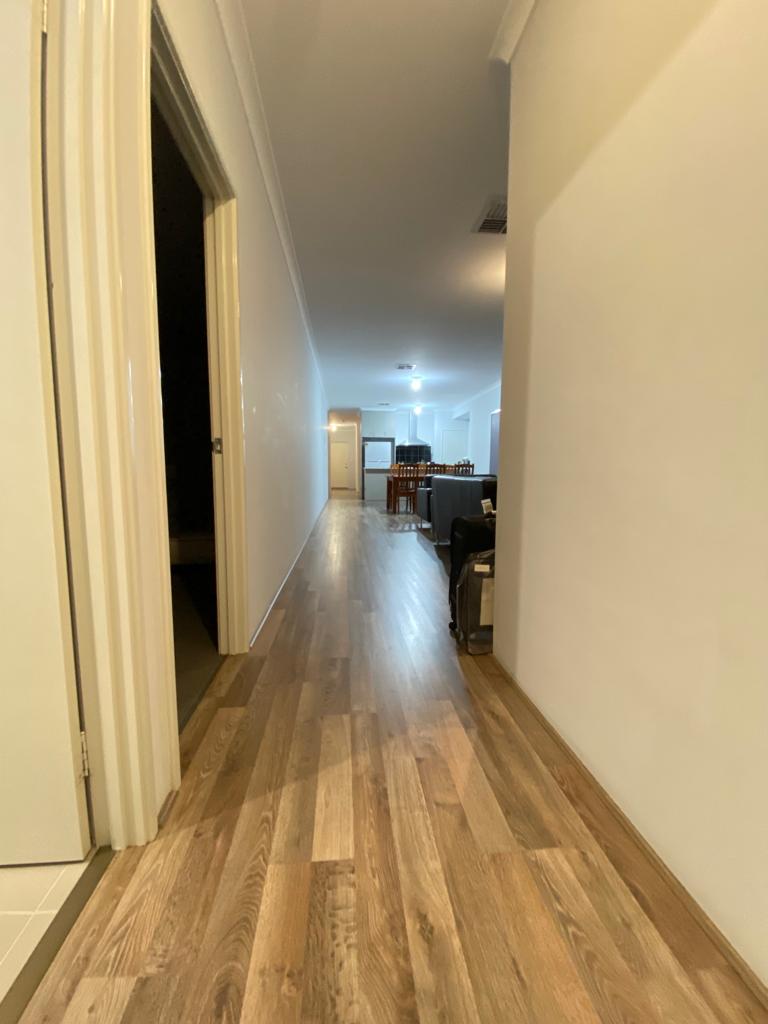 WARM AND SPACIOUS FULLY FURNISHED SIL HOME — Home image 5