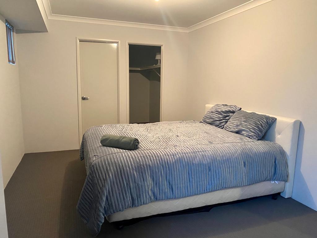 WARM AND SPACIOUS FULLY FURNISHED SIL HOME — Home image 10