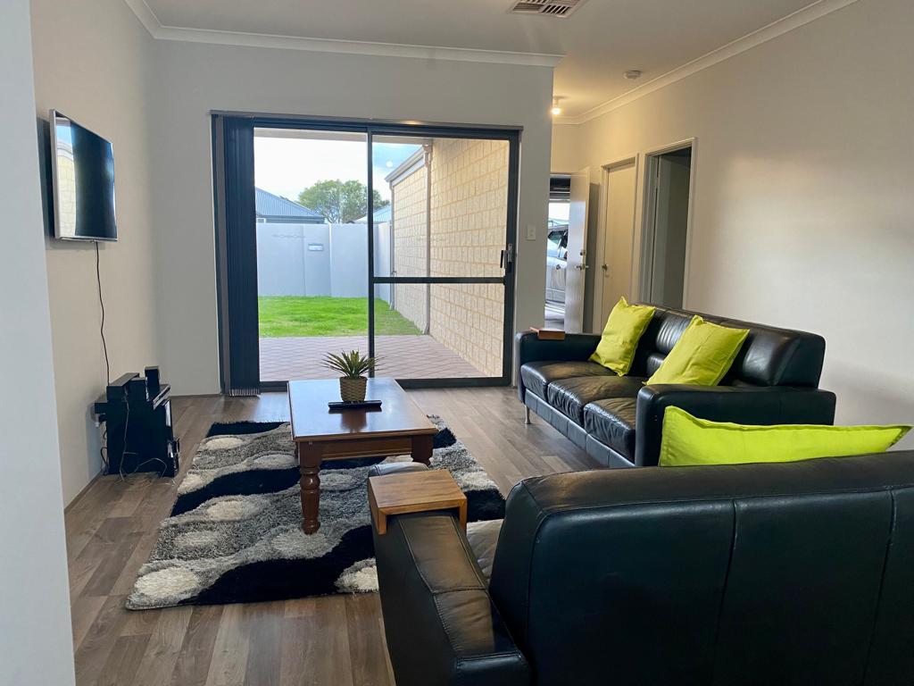 WARM AND SPACIOUS FULLY FURNISHED SIL HOME — Home image 13