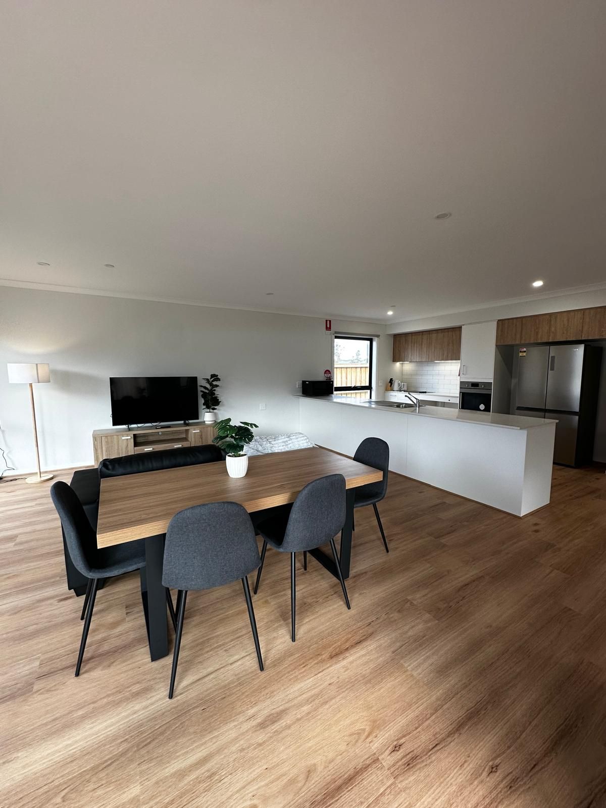 One Step Away From Shops - Freshly Built, Fully Furnished HPS — Home image 8