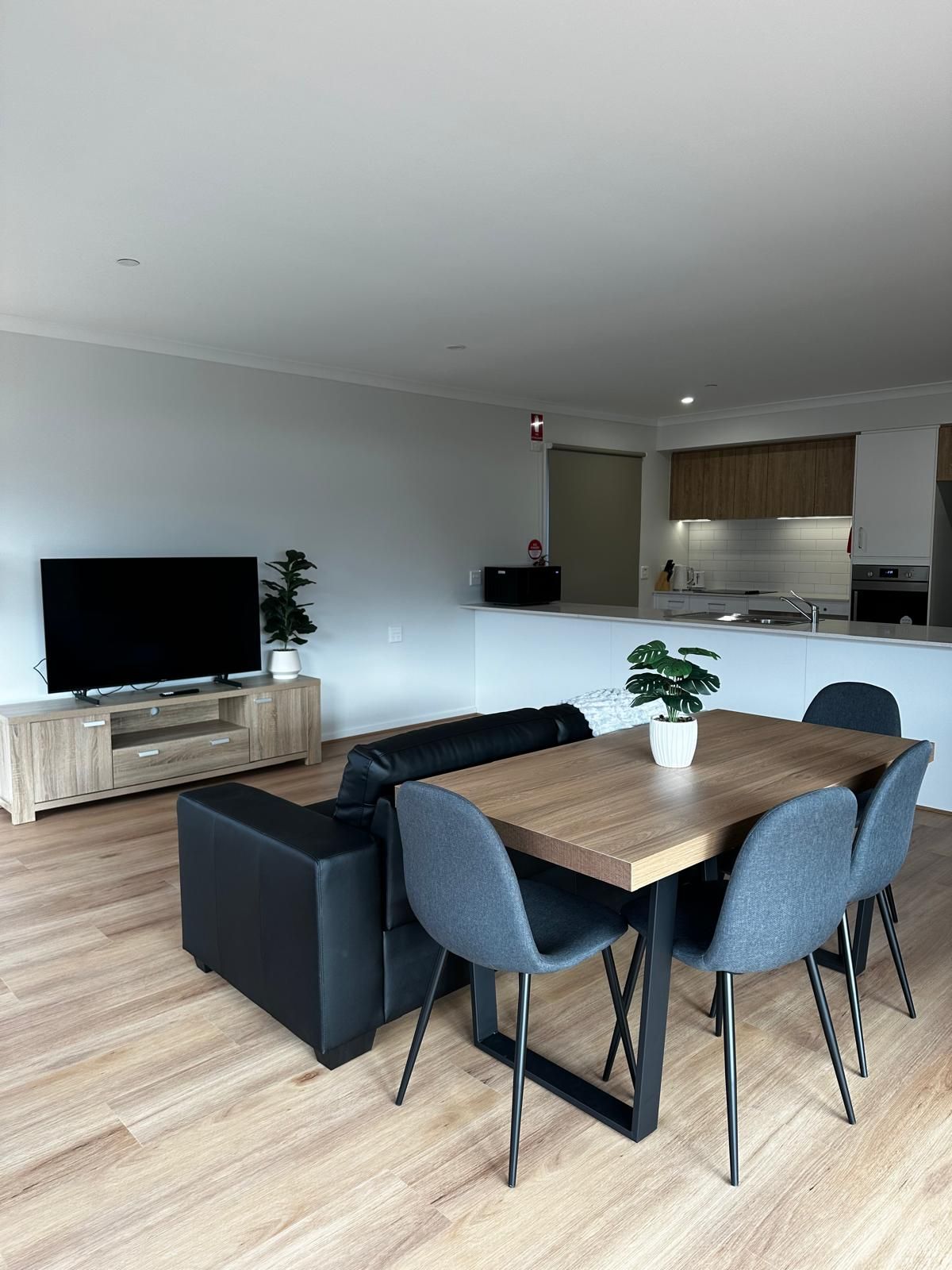 One Step Away From Shops - Freshly Built, Fully Furnished HPS — Home image 10