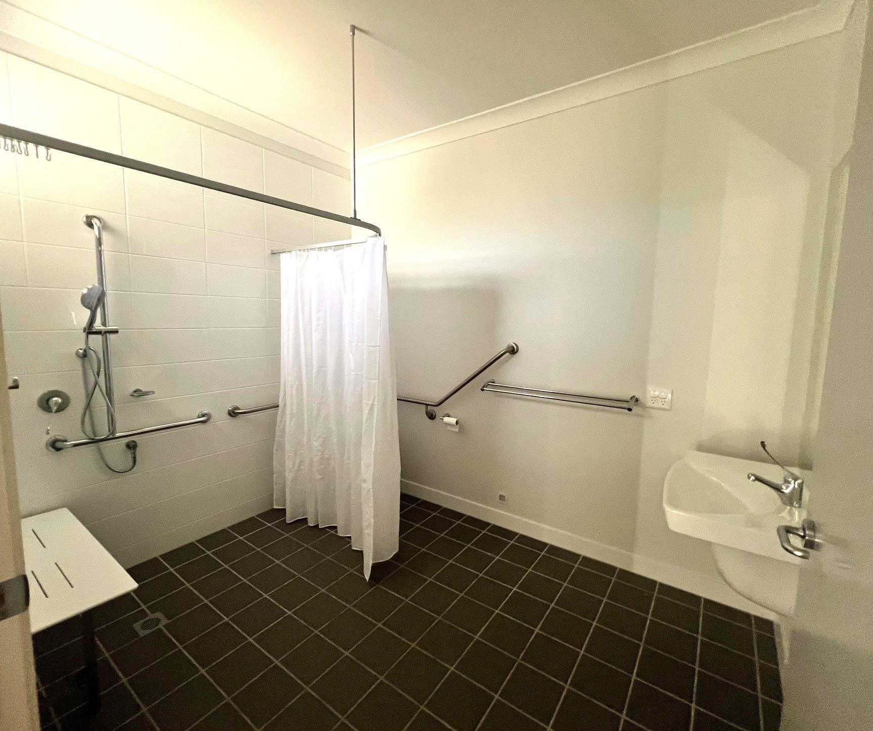 3 Bedroom home with OOA in Riverview, Queensland — Home image 2