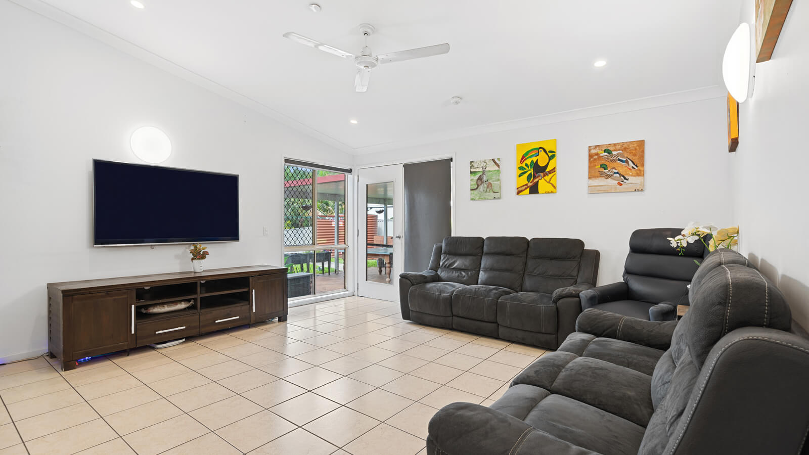 Enjoy Modern Living in Corinda, Brisbane — Home image 3