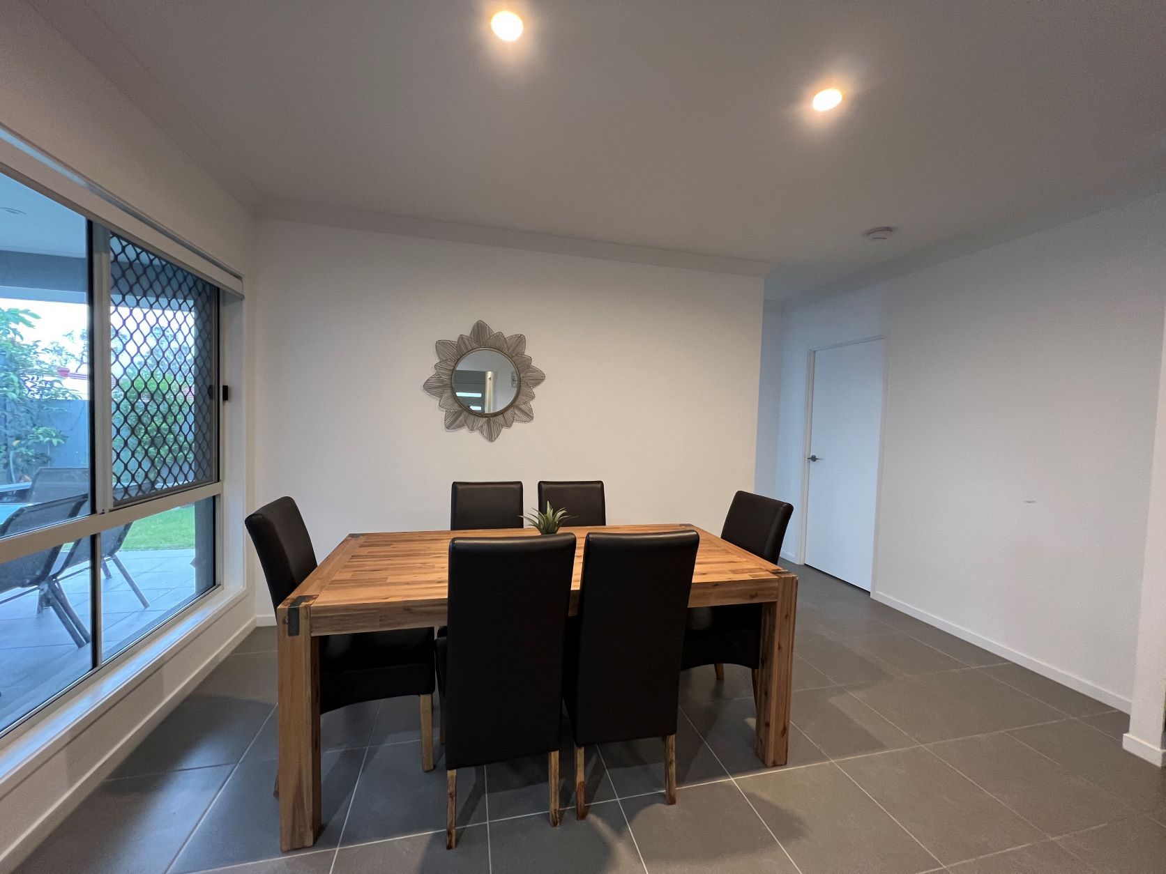 Near new villa style  SIL home — Home image 10