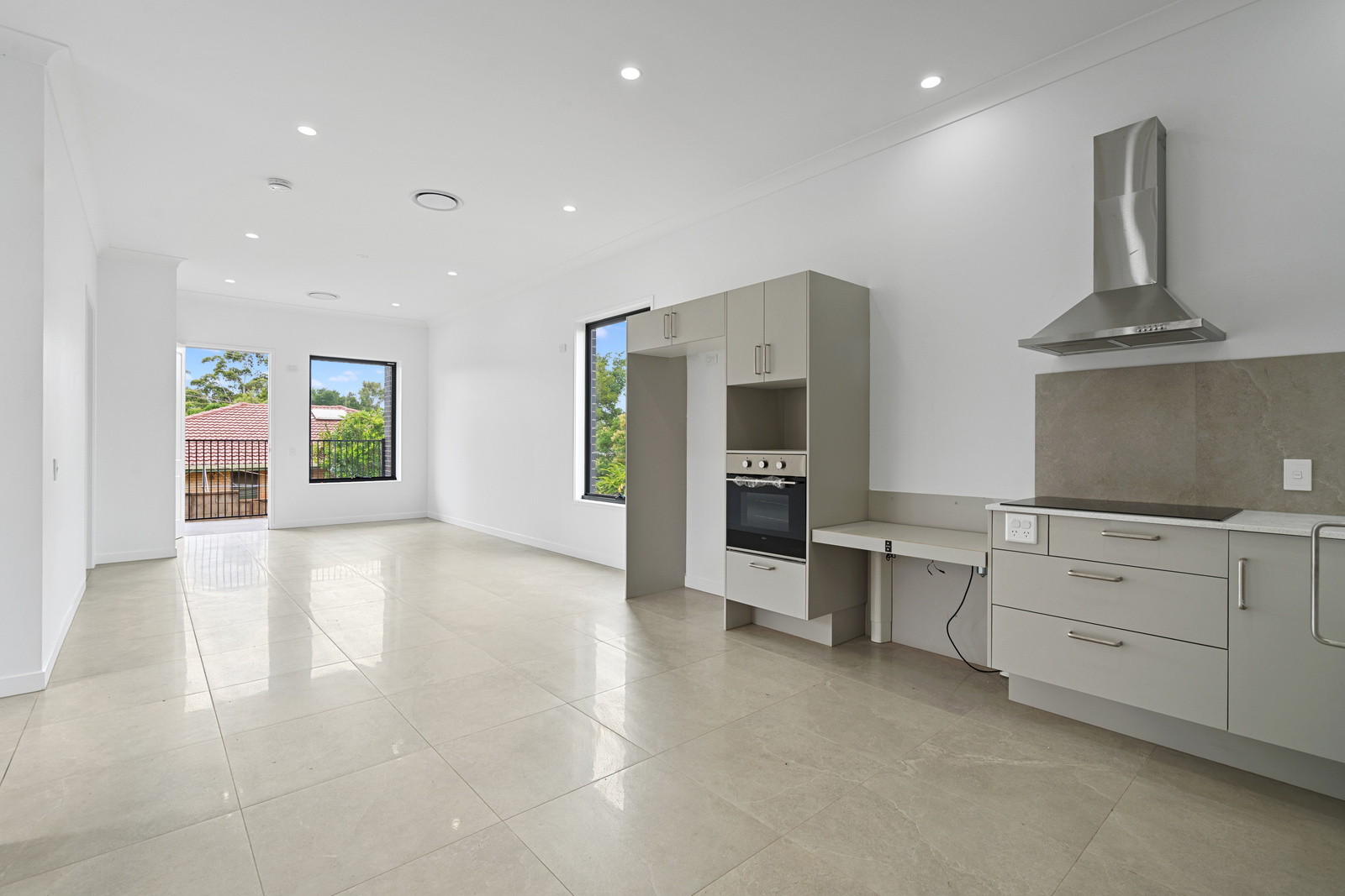 NEWTOWN QLD – ROBUST HOUSE WITH BREAKOUT ROOM — Home image 3
