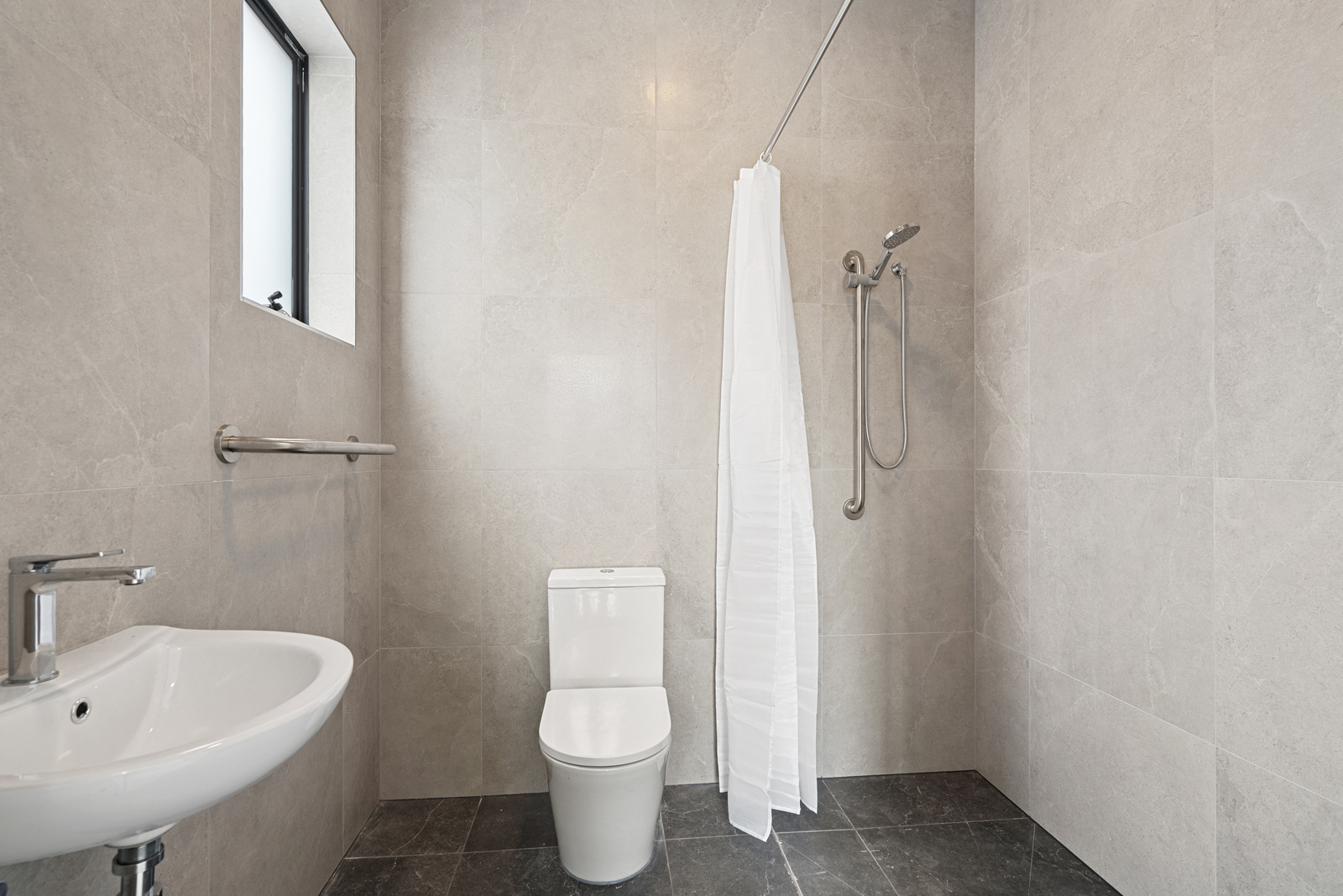 NEWTOWN QLD – ROBUST HOUSE WITH BREAKOUT ROOM — Home image 10
