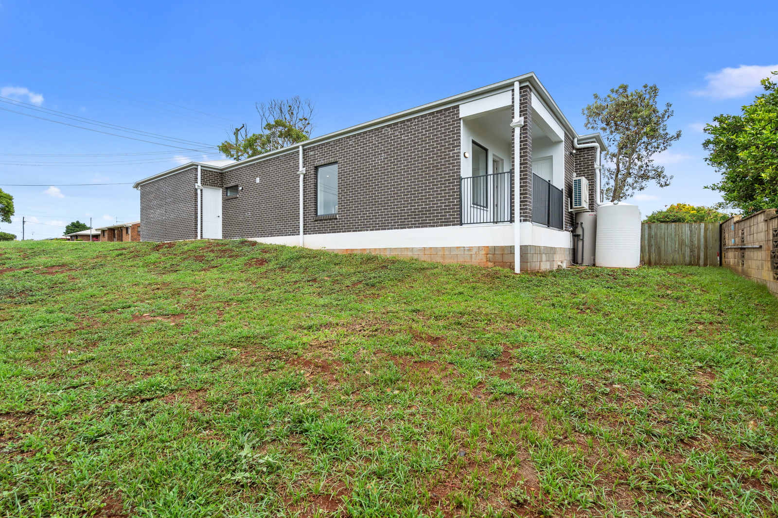 NEWTOWN QLD – ROBUST HOUSE WITH BREAKOUT ROOM — Home image 14