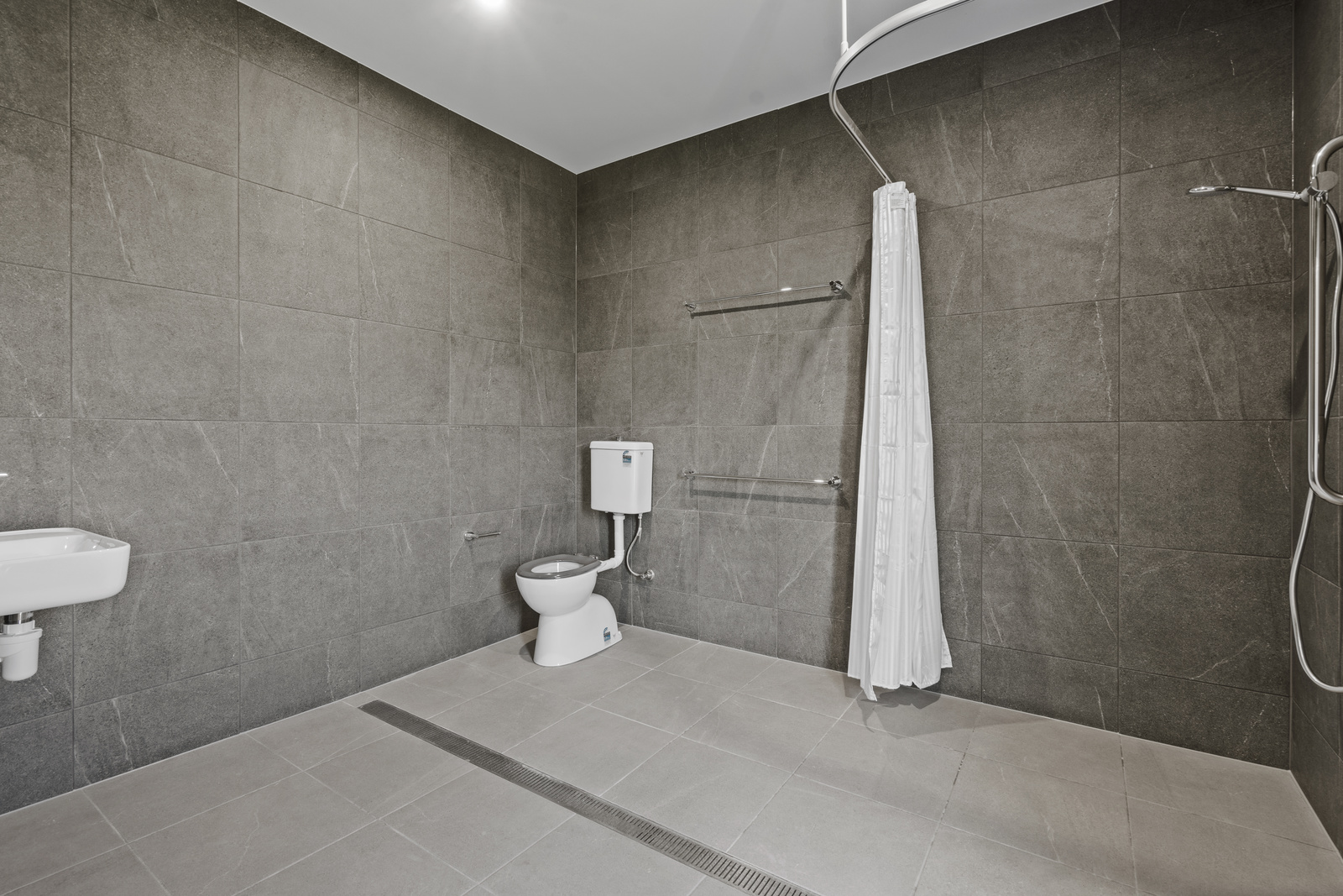 REDLAND BAY QLD – HIGH PHYSICAL SUPPORT HOUSE — Home image 14