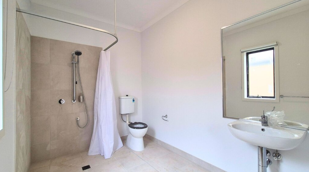 Full flexibility in the heart of Sale- SDA designed with you in mind! — Home image 5