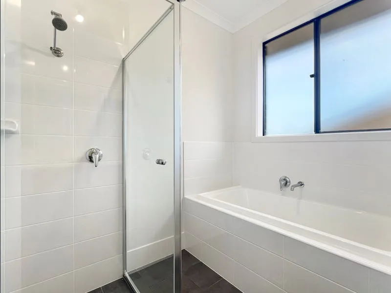 Contemporary Spacious 4-Bedroom SIL Home in Hunterfield Heights- MTA Avaliable — Home image 3