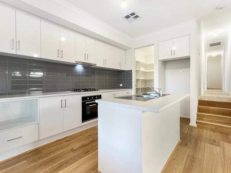 Contemporary Spacious 4-Bedroom SIL Home in Hunterfield Heights- MTA Avaliable — Home image 6