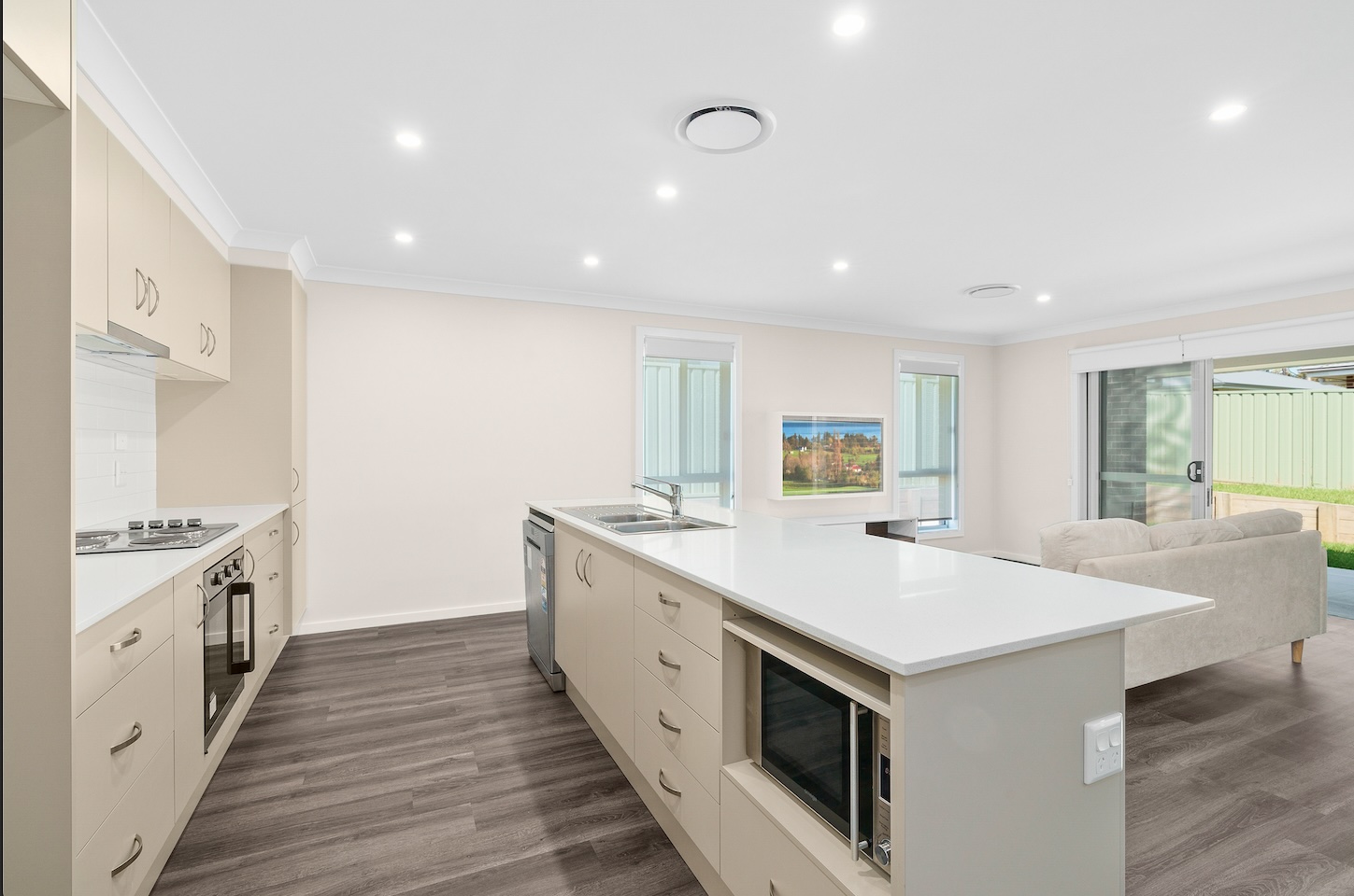 Beautiful 2 Bedroom Home in Nowra — Home image 2