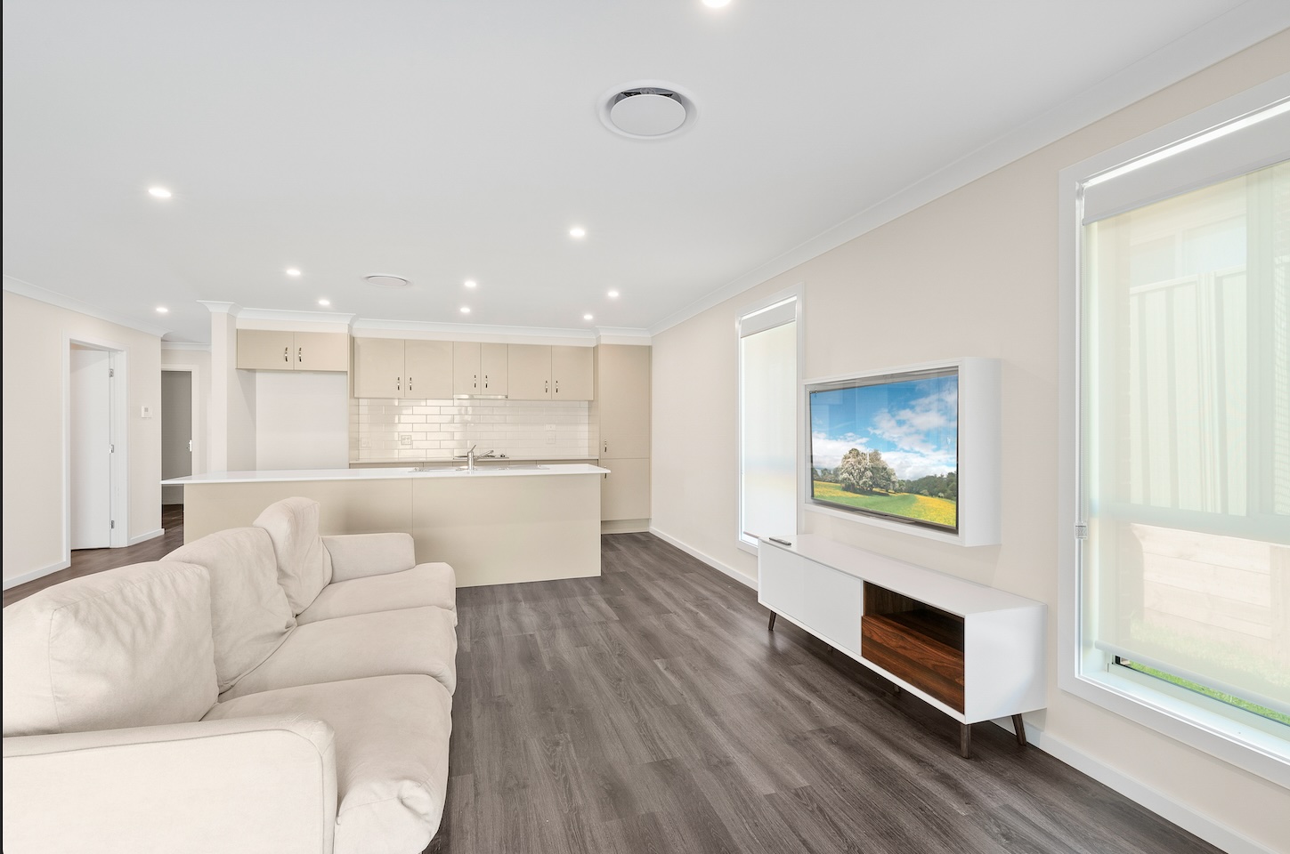 Beautiful 2 Bedroom Home in Nowra — Home image 3