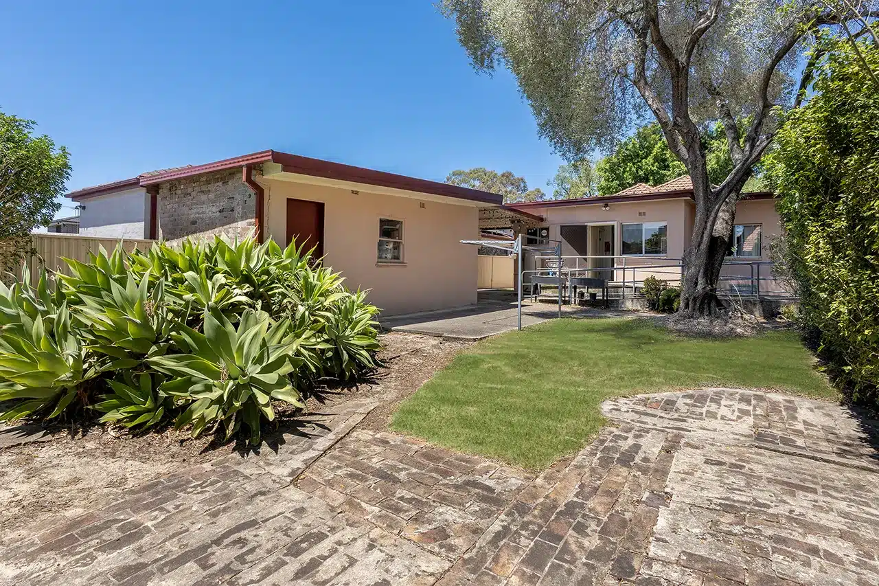 Welcoming Home in Homebush — Home image 4