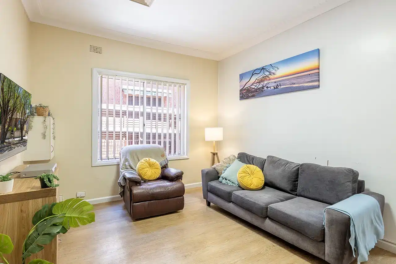 Welcoming Home in Homebush — Home image 7