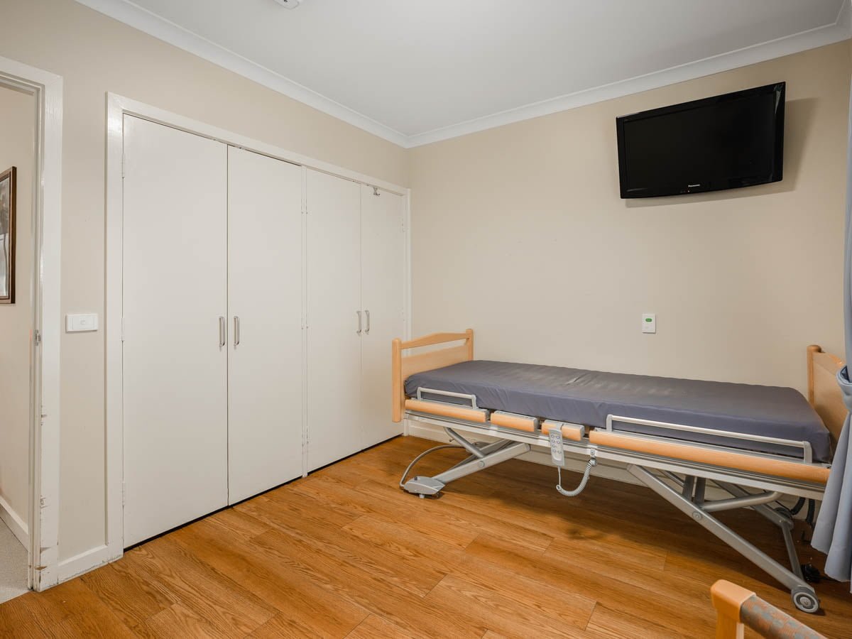 Don't miss this fun- filled living in a three-bed unit in Kingsbury. — Home image 5