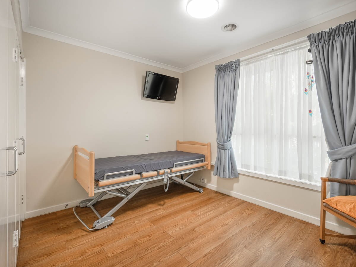 Don't miss this fun- filled living in a three-bed unit in Kingsbury. — Home image 6