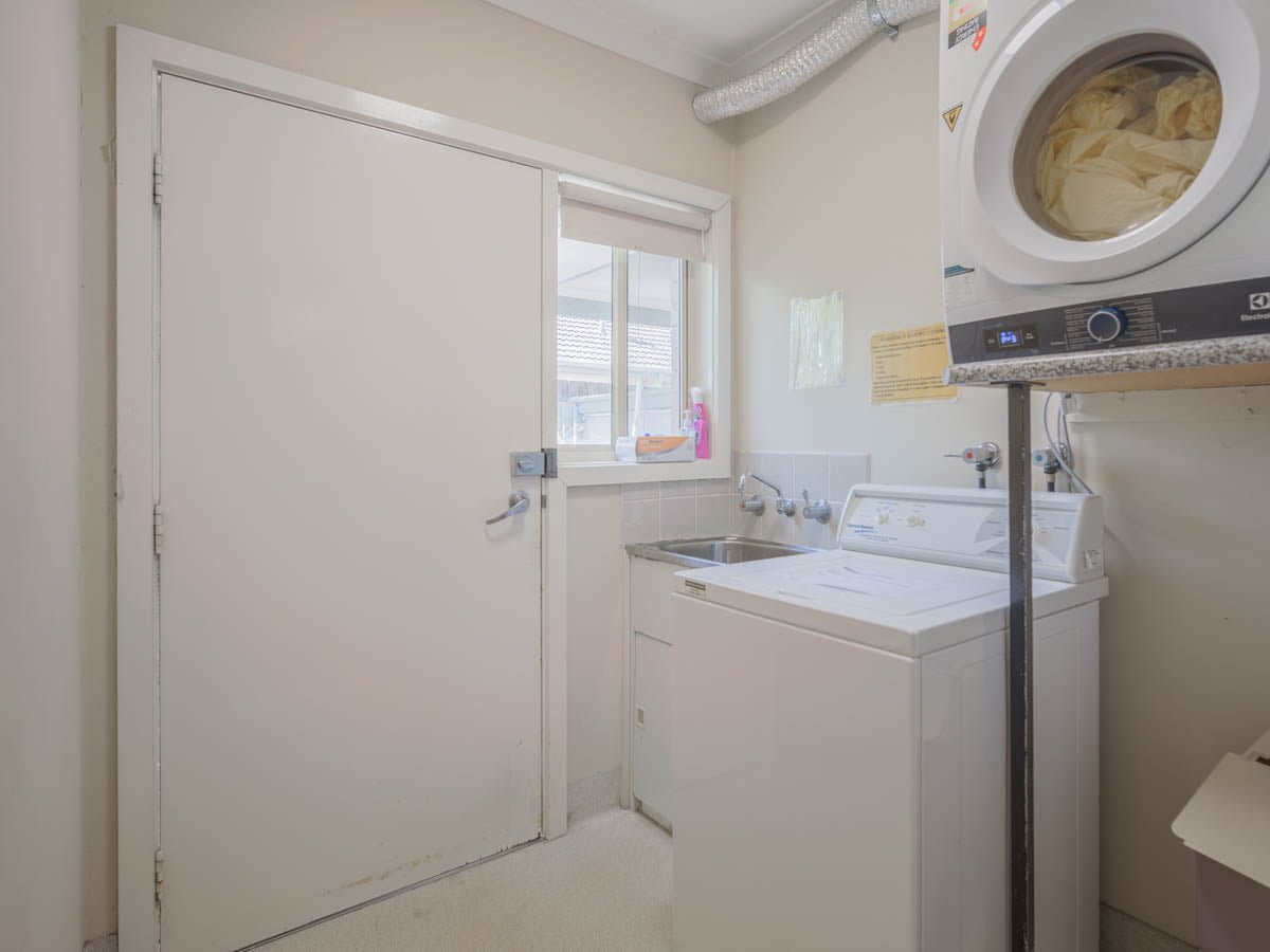 Don't miss this fun- filled living in a three-bed unit in Kingsbury. — Home image 7