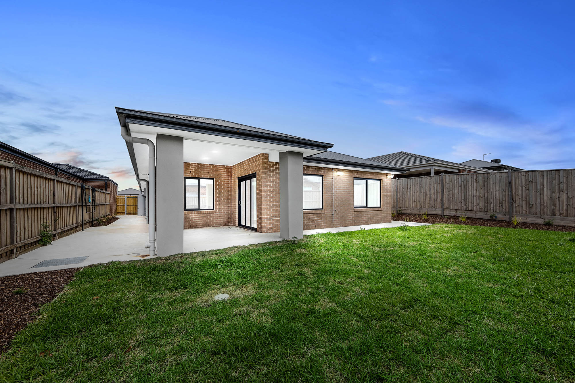 Modern SDA in beautiful Sunbury — Home image 3