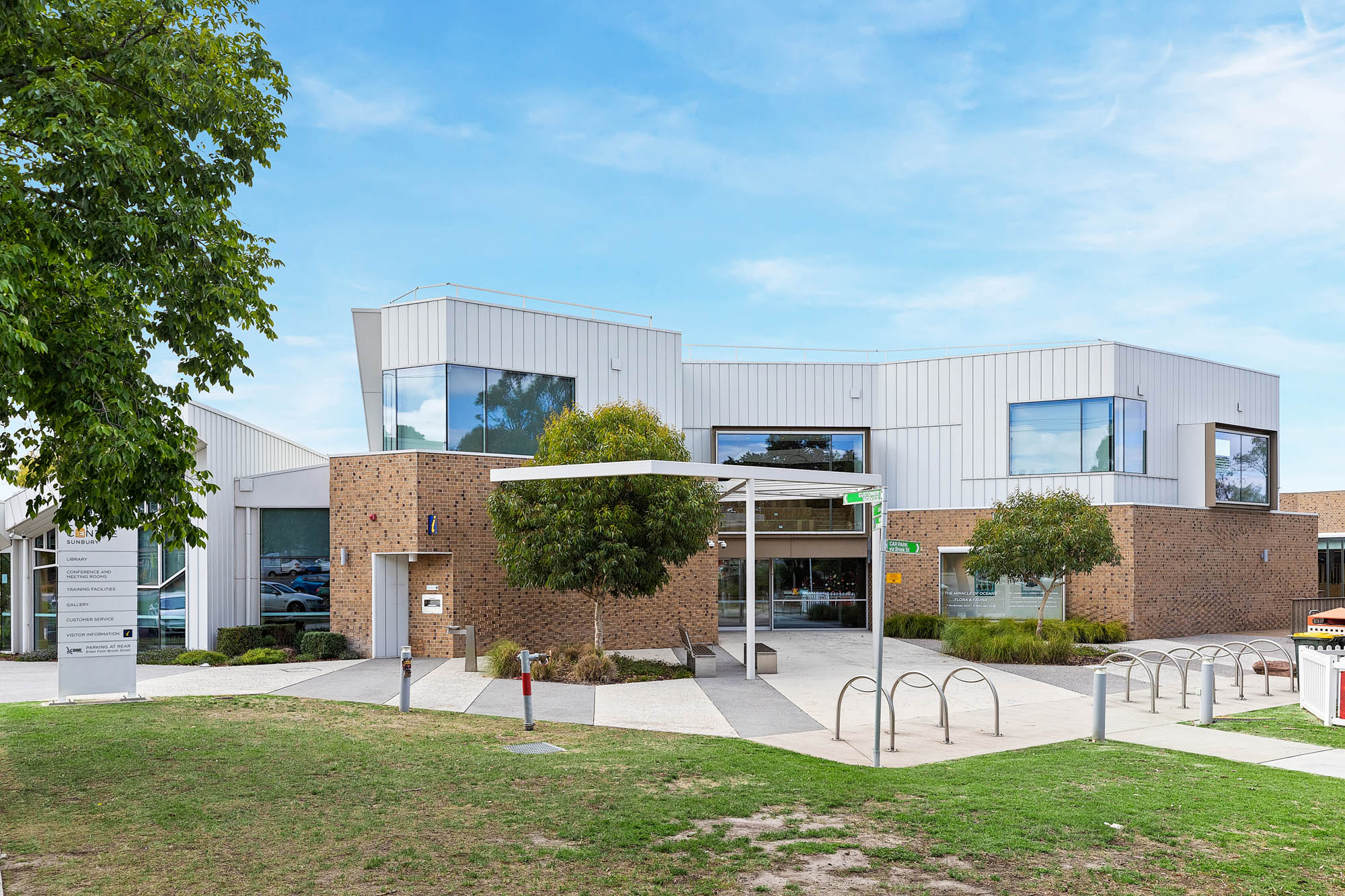 Modern SDA in beautiful Sunbury — Home image 5