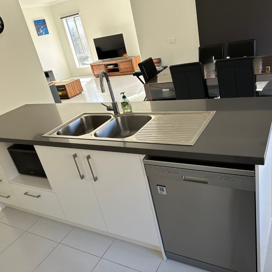 Modern home in the heart of Armstrong Creek — Home image 2