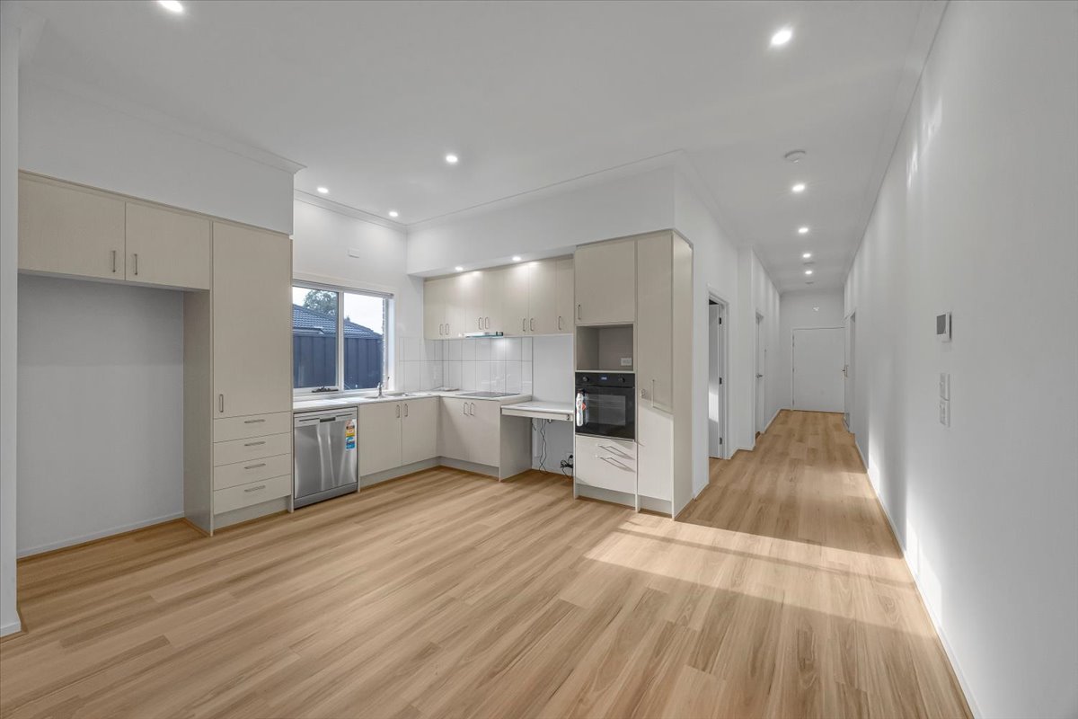  — Home image 10