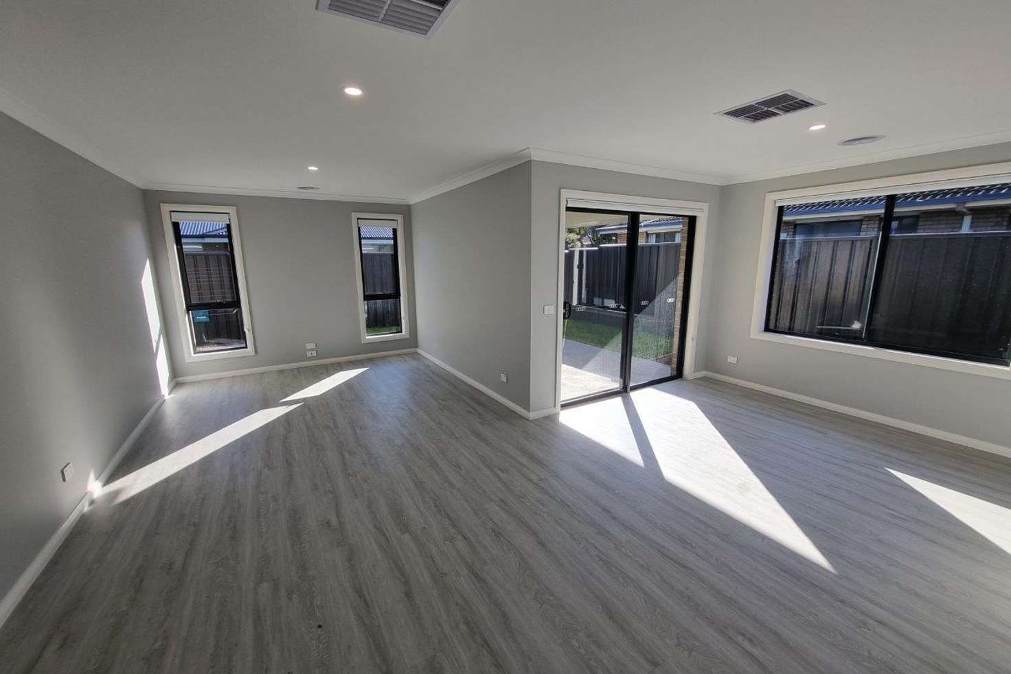 Wheelchair and limited mobility accessible home. Brand new 3 bedroom unit. — Home image 3
