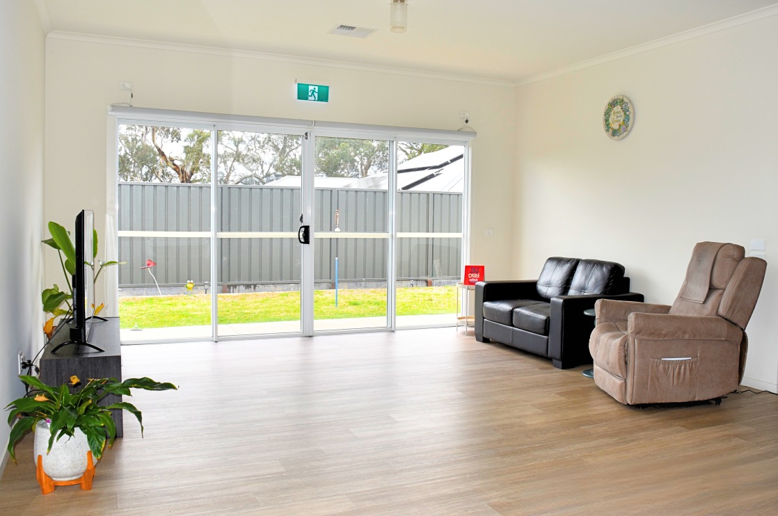Beautiful SDA home in the heart of Mount Barker — Home image 4