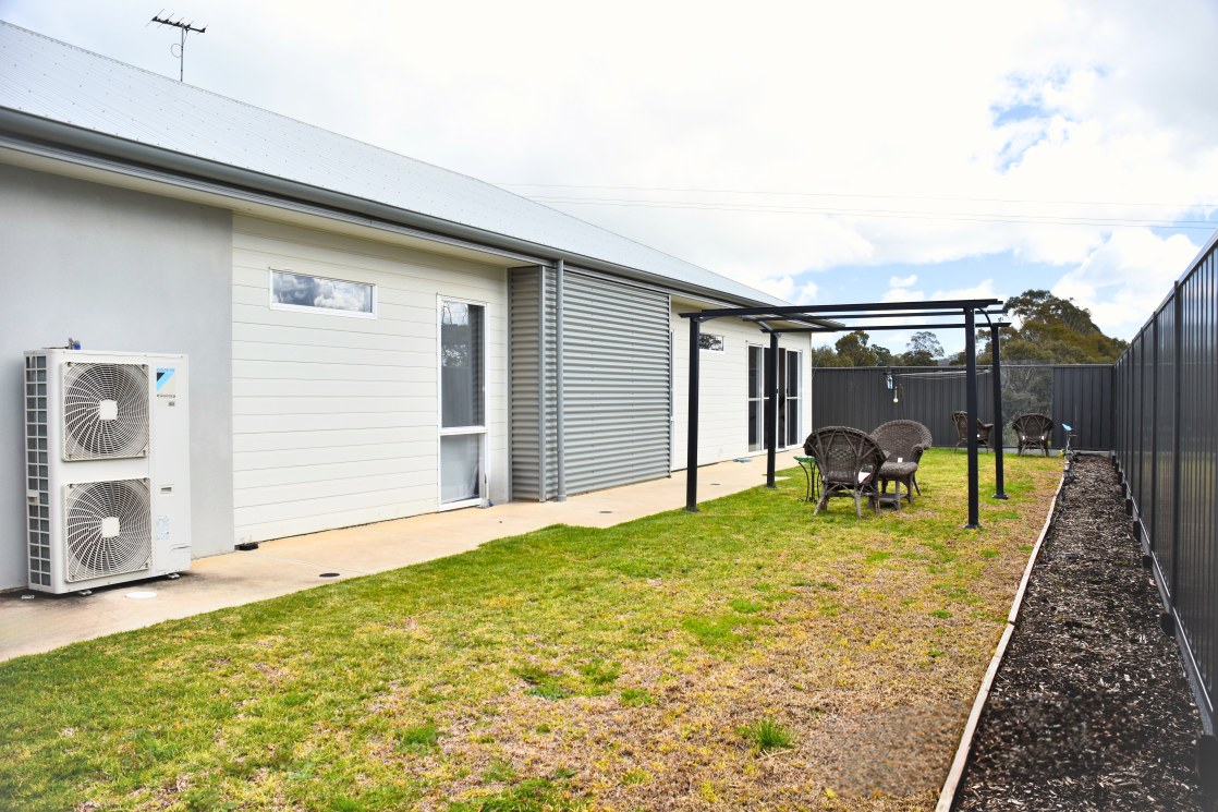 Beautiful SDA home in the heart of Mount Barker — Home image 3