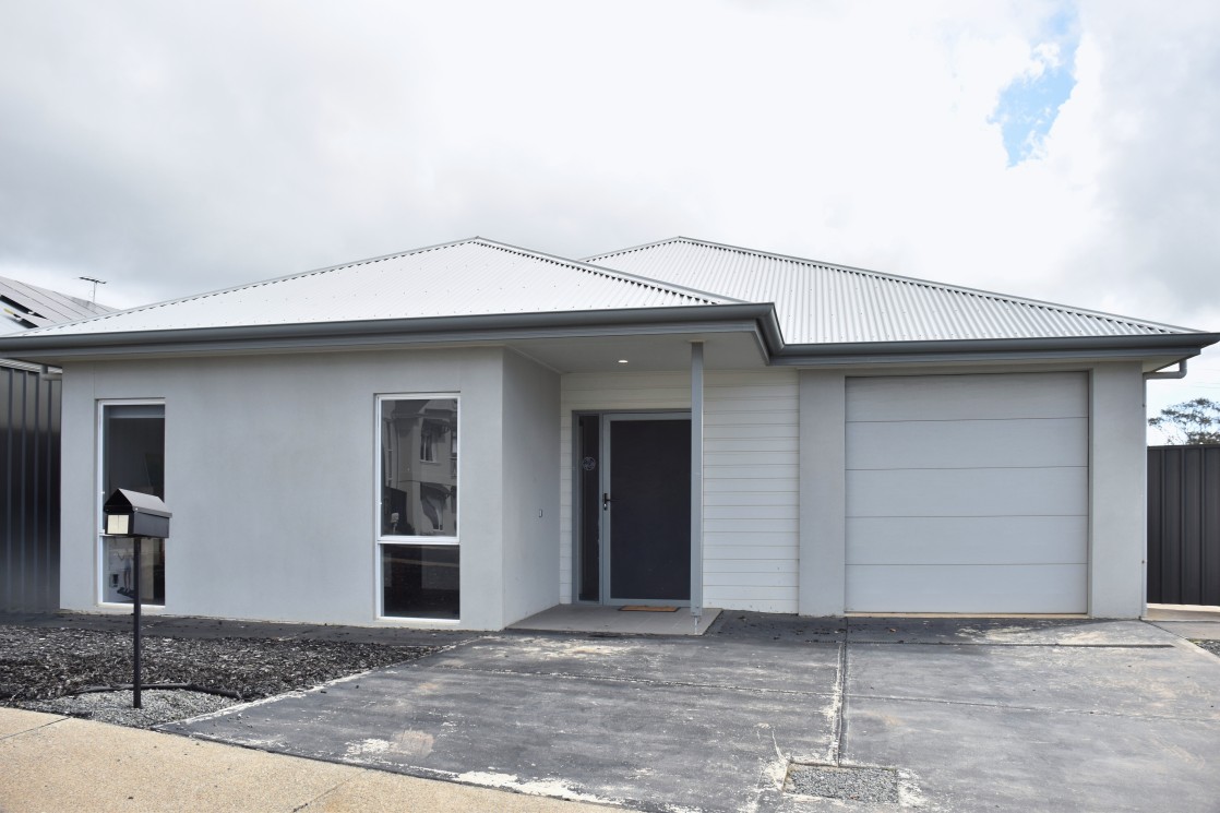 Beautiful SDA home in the heart of Mount Barker — Home image 5
