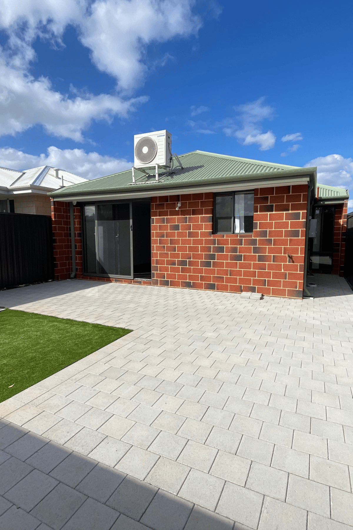 MODERN SIL HOME — Home image 4