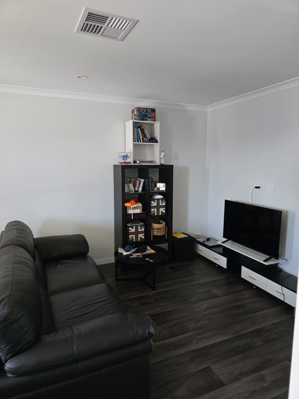 MODERN SIL HOME — Home image 7