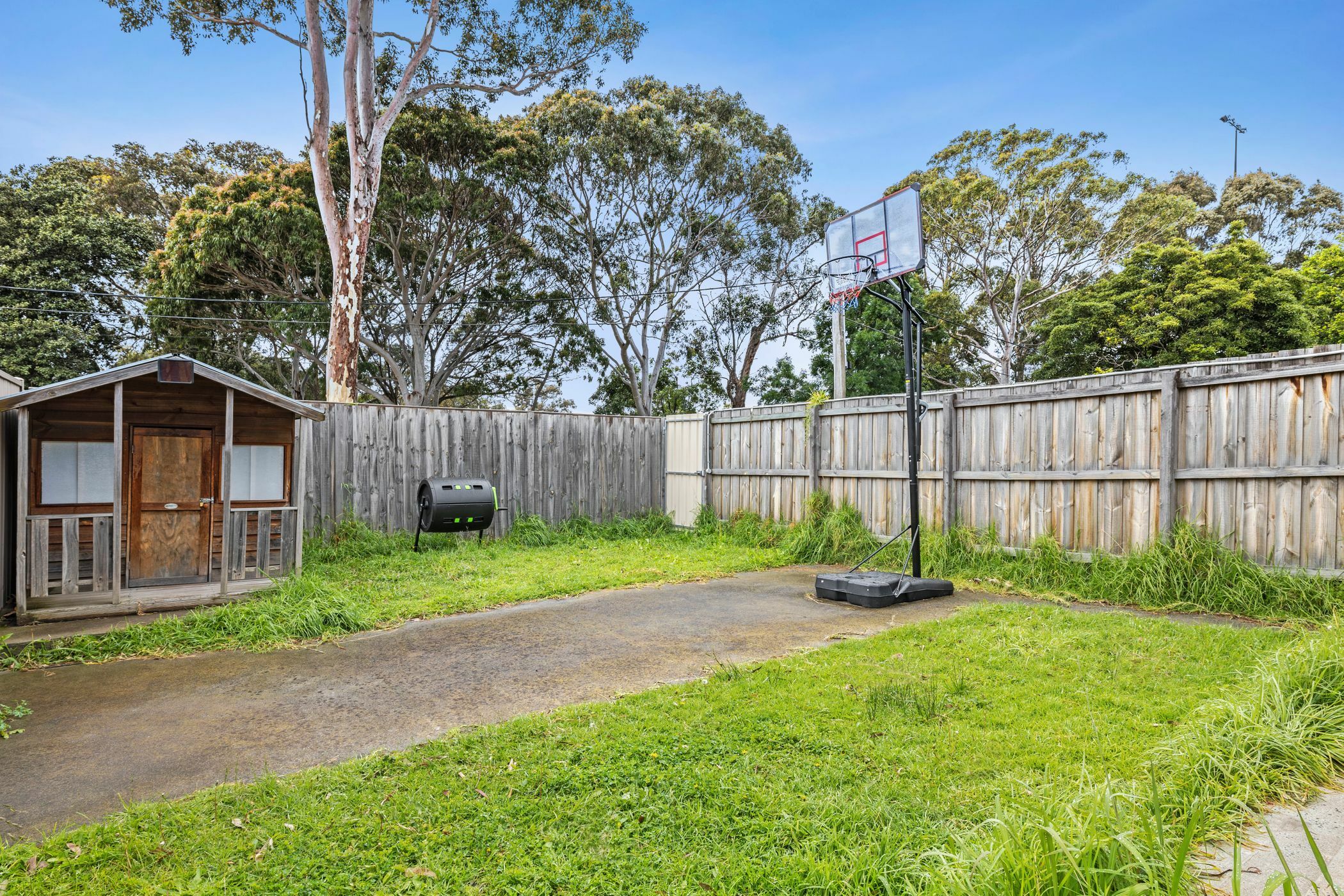Just minutes to the beach and all the benefits of a Mentone lifestyle — Home image 7