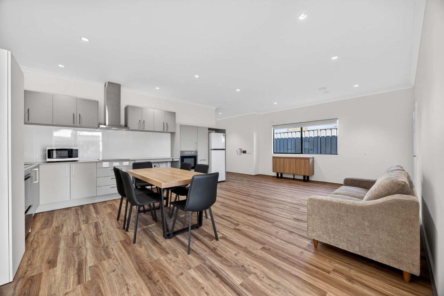 Anketell ID: 2065731321 — Home image 4