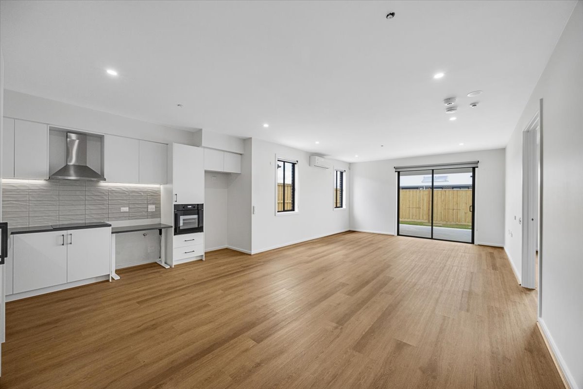 Accessible 2-Bed HPS Home at Clipstone Crescent, Fraser Rise — Home image 5