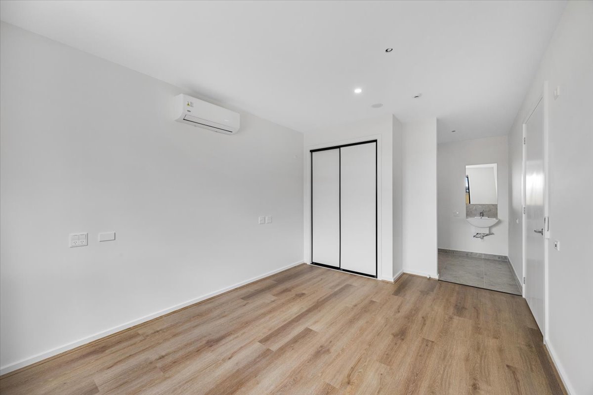 Accessible 2-Bed HPS Home at Clipstone Crescent, Fraser Rise — Home image 2