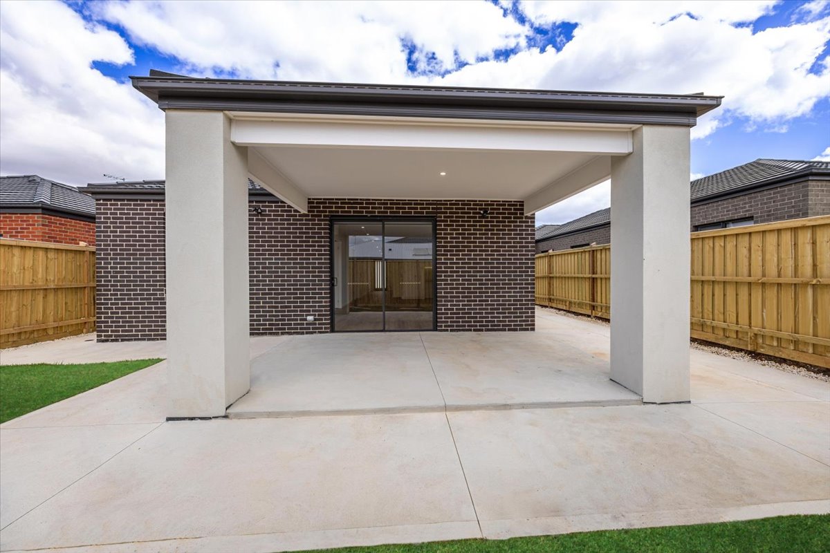 Accessible 2-Bed HPS Home at Clipstone Crescent, Fraser Rise — Home image 5