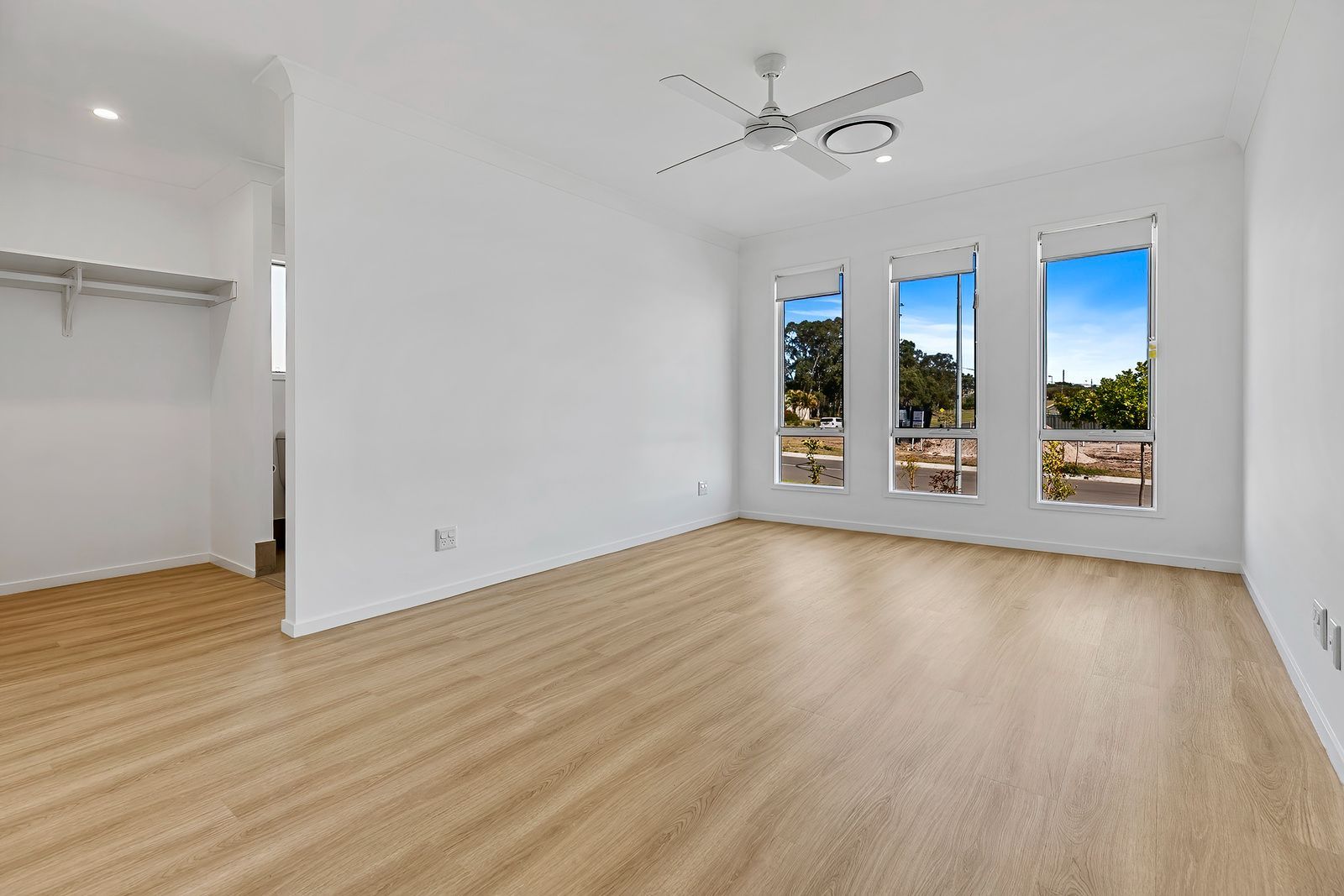 3 SDA + OOA available in Torquay — Home image 8