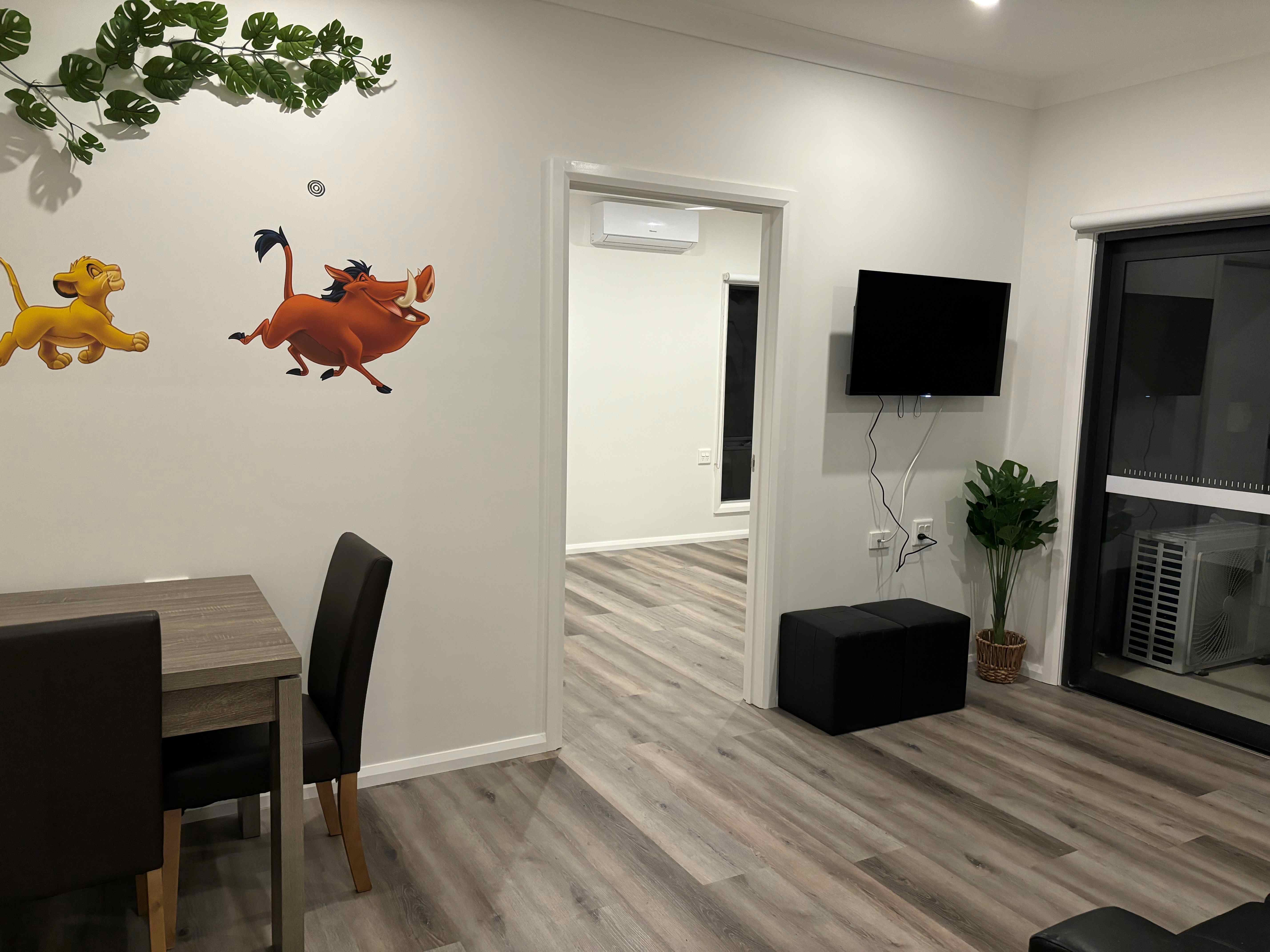 Available now - Looking for housemate 2 person IL/Robust house — Home image 2