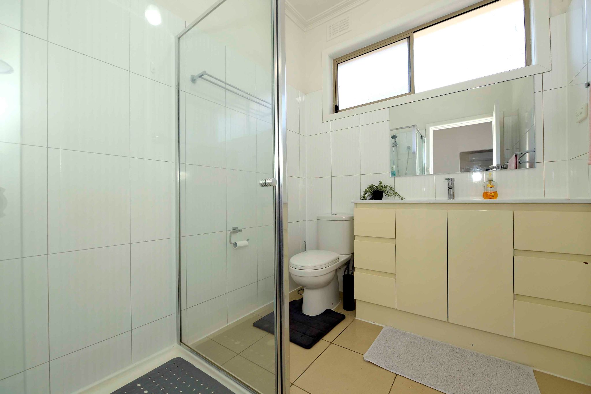 Modern Comfort, Prime Location! — Home image 19