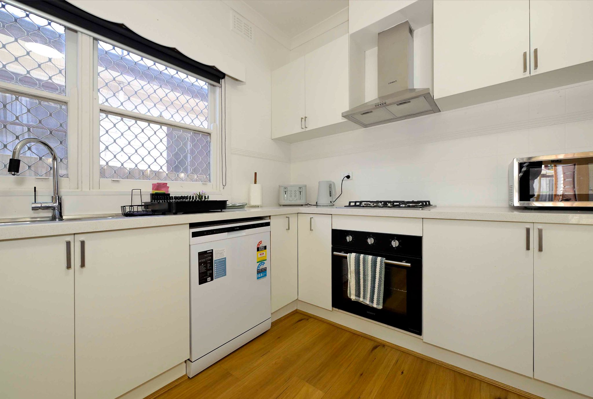 Modern Comfort, Prime Location! — Home image 20