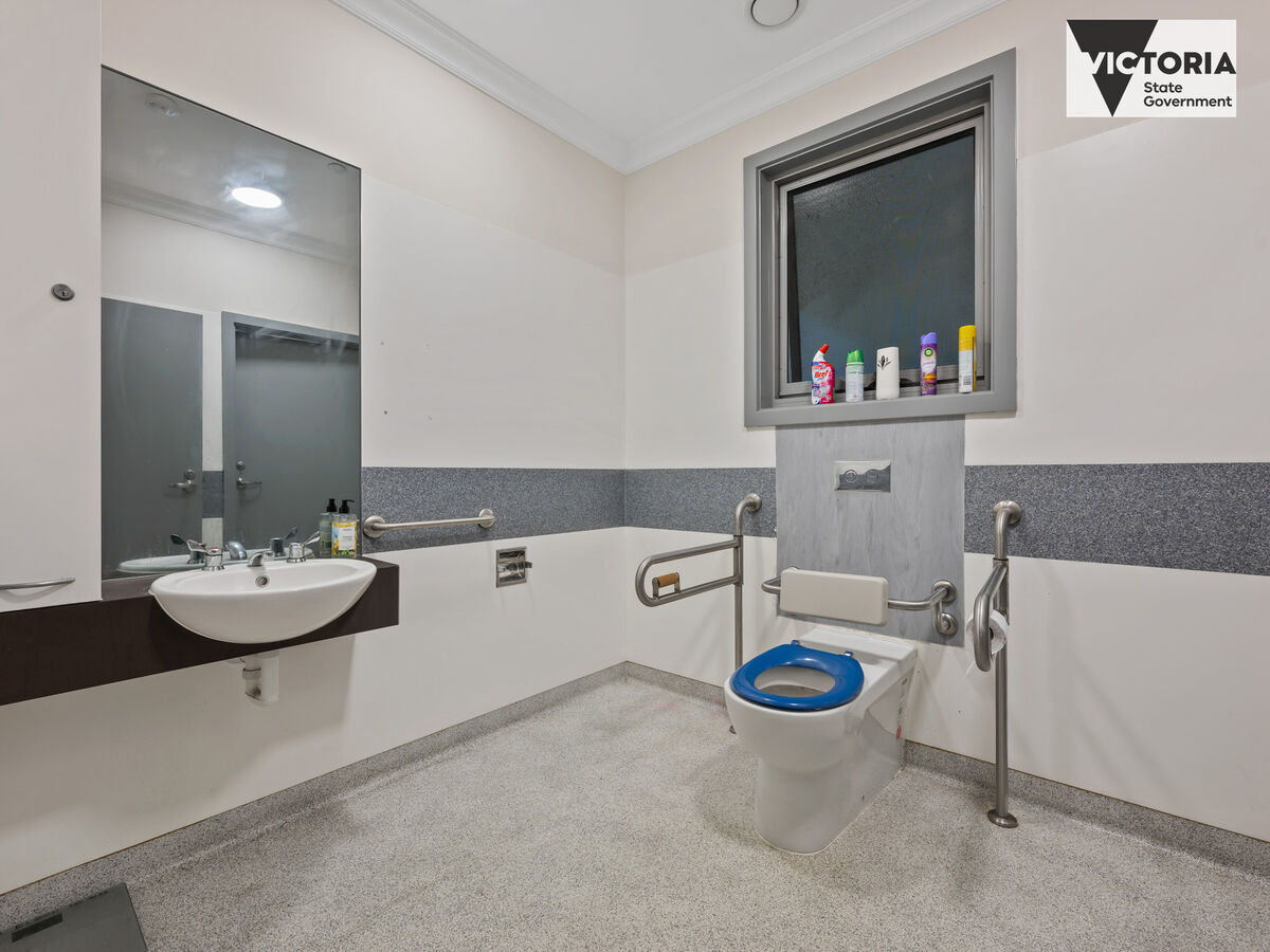 Share a home in Kew — Home image 13